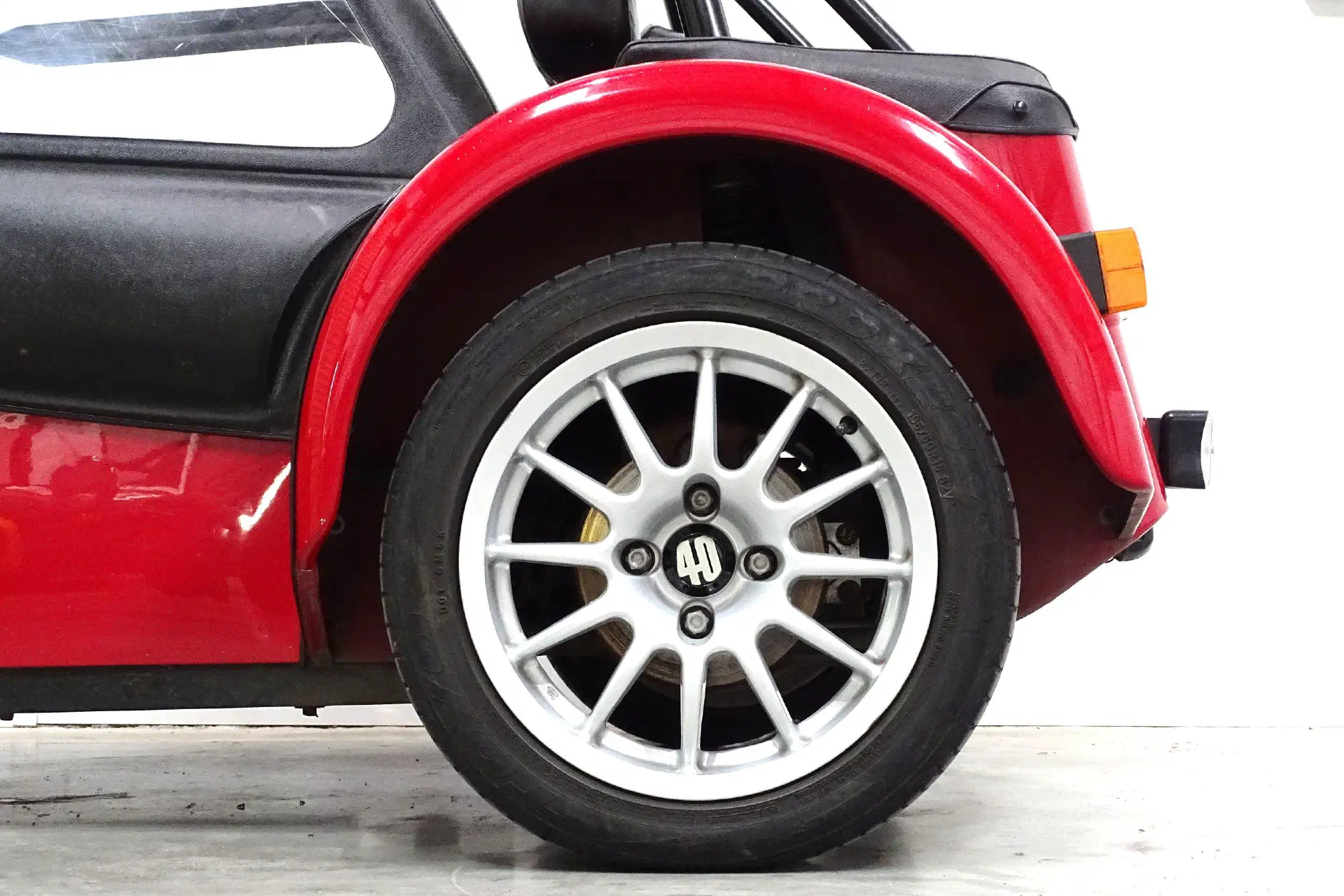 Caterham 40YOC 125 SV