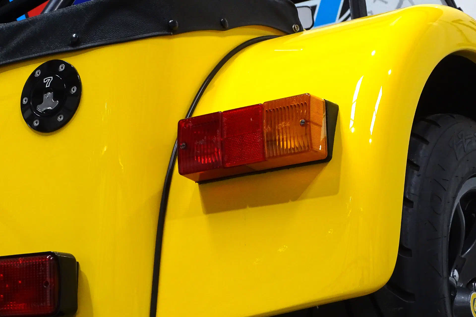 Caterham Superlight R300